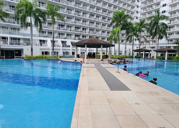 Apartment Pool View 946a Manila