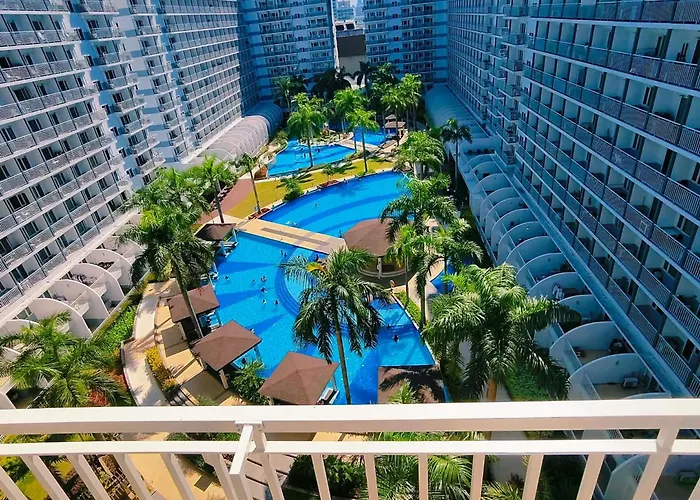 Apartment Pool View 946a Manila